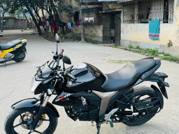 Suzuki Gixxer Monotone 2023 Motorcycle For Sale at Jatrabari in Dhaka.