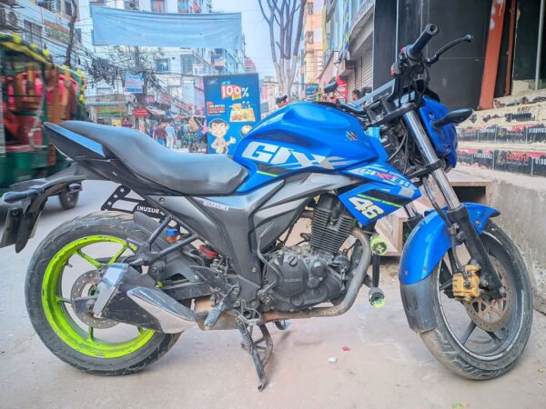 Suzuki Gixxer 150cc Motorcycle For Sale at Khilgaon in Dhaka.