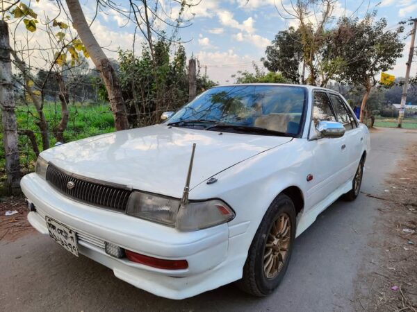 Toyota Corona Select Saloon Car For Sale at Shapla Chatter in Rangpur.