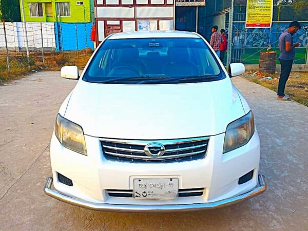 Toyota Axio Car For Sale at Old Chandgoan Thana in Chattogram.