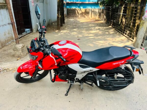 TVS Apache 4v 160cc Motorcycle For Sale at Sher Shah Koloni, Bayojid Bostami in Chattogram.