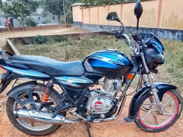 Bajaj Discover 125cc Motorcycle For Sale at Mawna, Joina Bazar Sreepur, Gazipur in Dhaka.