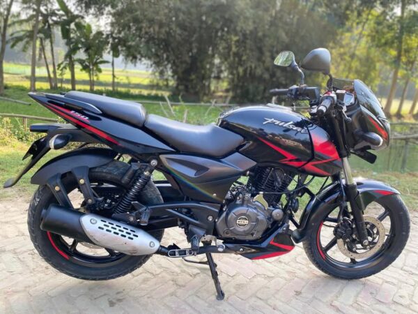 Bajaj Pulsar Double Disc150cc Motorcycle For Sale at Charabari Bazar, Tangail in Dhaka.