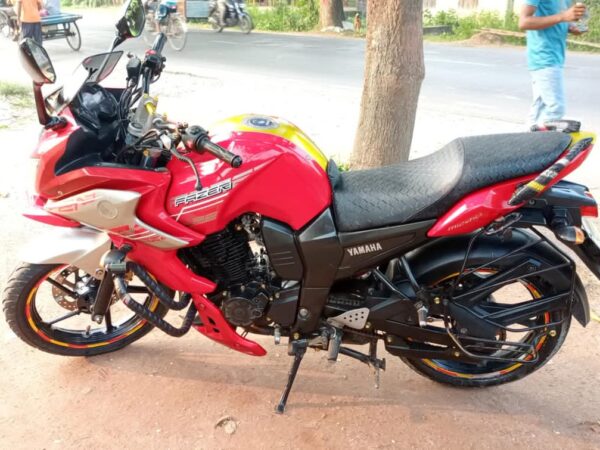 Yamaha Fazer V1 150cc Motorcycle For Sale at Puthia Bazar in Rajshahi.