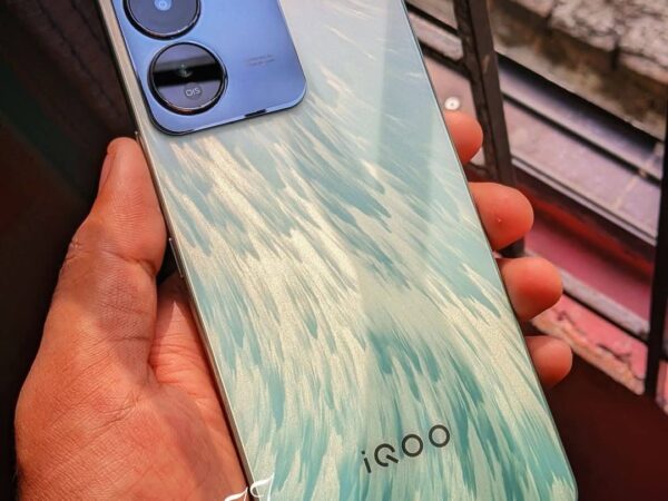 iQOO Z9 5G (8GB/128GB) Mobile Phone For Sale at Jatrabari in Dhaka.