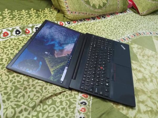 Lenovo ThinkPad Business Series Core i5-8th Gen Laptop Sale In Indrira Road, Farmgate, Dhaka.