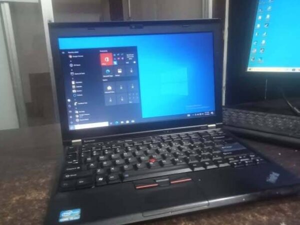 Thinkpad Intel core i5 2nd gen @2.40GHz 4GB RAM Modal Used Laptop Sale in badda Gulshan,Dhaka.