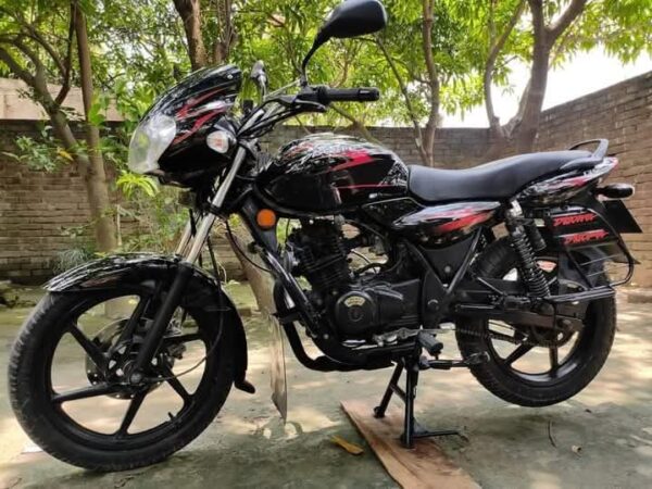 Bajaj Discover 135cc Motorcycle For Sale at Rangamati Marisha Bazar in Chattogram.