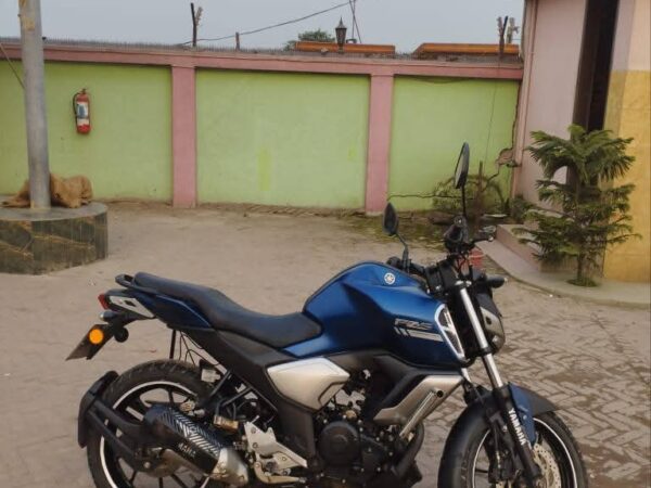 Yamaha Fzs V3 2021 Model Motorcycle For Sale at Khilgaon, Bashabo, Nandipara Bridge in Dhaka.