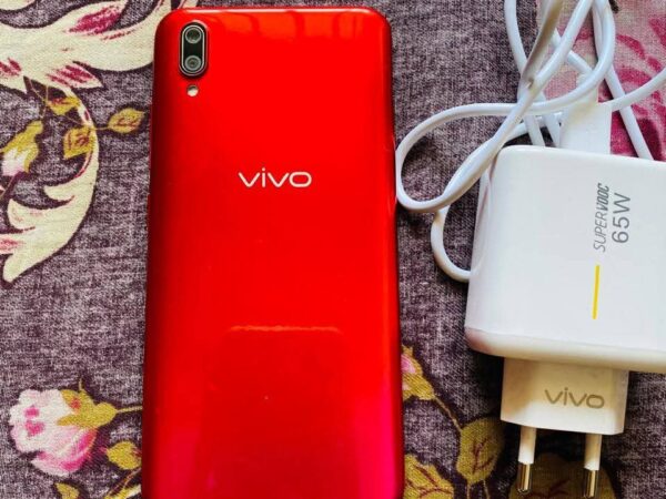 Vivo Y93 (6/128) Mobile Phone For Sale at Azimpur Atimkhana Moor in Dhaka.