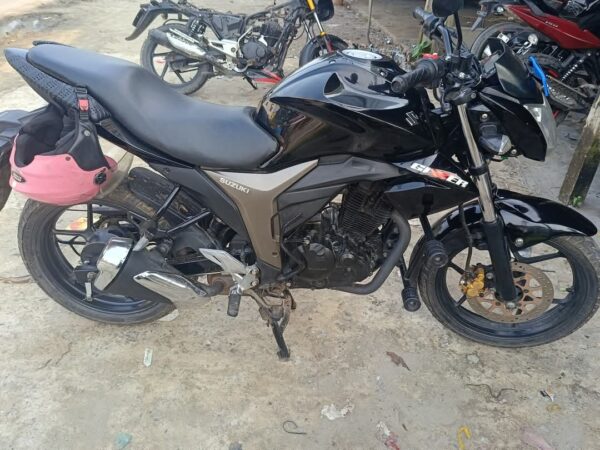 Suzuki Gixxer Motorcycle For Sale at Tangail Mirzapore in Dhaka.