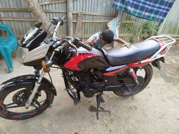 Dayun 100cc Motorcycle For Sale at Ayusnara Moter Bazar, Madhupur, Tangail in Dhaka.