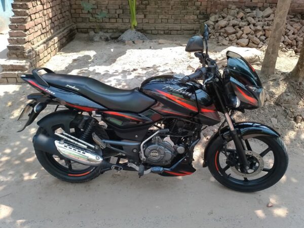 Bajaj Pulsar 150cc Motorcycle For Sale at Natore Sadar in Rajshahi.