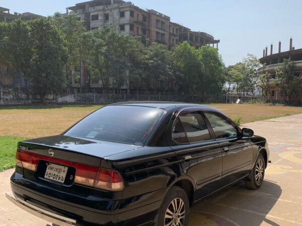 Carina Shape Nissan Ti Modal 2004 Used Car Sale In Dhanmondi Royer Bazar, Dhaka.