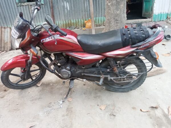 Bajaj Platina 125cc Motorcycle For Sale at Alenga Chinamura in Dhaka.