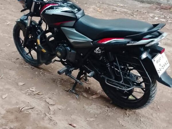 Bajaj Discover 125cc Motorcycle For Sale at Norsinghopur, Ashulia Savar in Dhaka.
