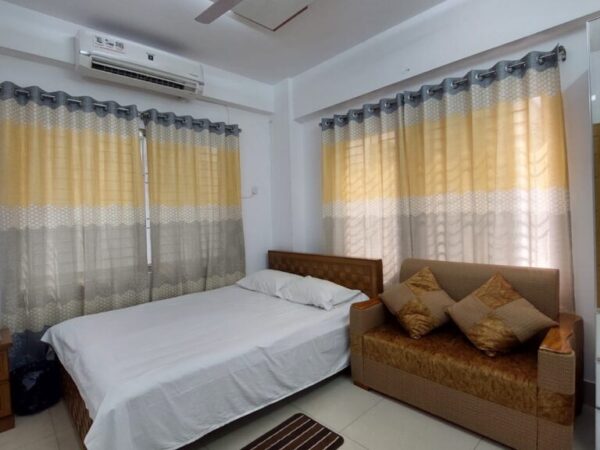 Rent Furnished 1bhk Apartment in Bashundhara R/A.