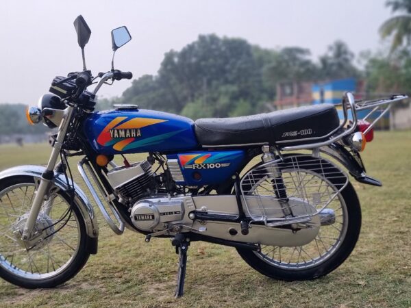 ইন্ডিয়ান ইয়ামাহা আর এক্স গাড়ি দুইটা বিক্রি হবে ঝিনাইদহ জেলা মহেশপুর থানা খালিশপুর বাজার