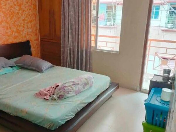 মোহাম্মদপুর মুনসুরাবাদ আবাসিক এলাকায় তিতাস গ্যাস সংযোগ সহো ১৩২০ স্কোয়ারফিট একটা ফ্ল্যাট বিক্রয়