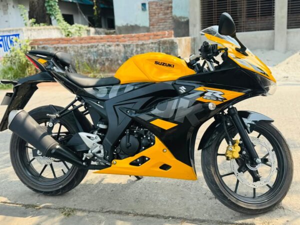 Suzuki R GSX Motorcycle For Sale at Madaripur in Dhaka.