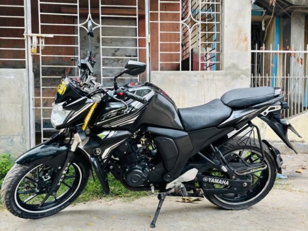 Yamaha FZS V2 Motorcycle For Sale at Jatrabari in Dhaka.