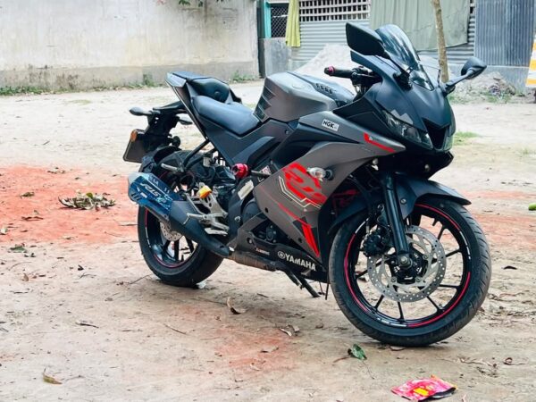 Yamaha R15 V3 Indian BS6 Motorcycle For Sale at Sirajganj in Rajshahi.