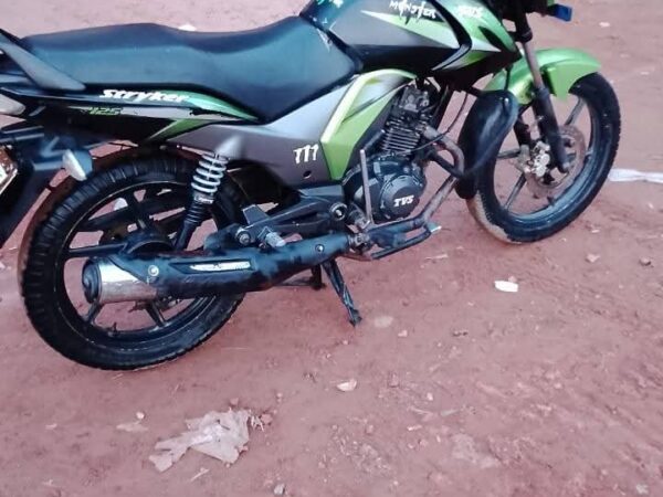 TVS Stryker 125cc Motorcycle For Sale at Norsinghopur, Ashulia Savar in Dhaka.