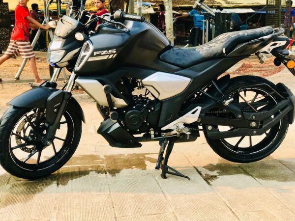 Yamaha FZ V3 (bs6 Fi ABS) Motorcycle For Sale at Moghbazar, Noyatola in Dhaka.