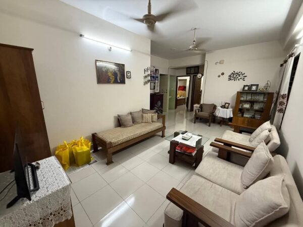 ঢাকা রামপুরায় টিভি সেন্টার রোডে ১৪০০ স্কয়ার ফিটের ফ্লাট বিক্রয় হবে।