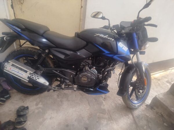Bajaj Pulsar 150cc Motorcycle For Sale at Chitashal Khalpar, Jalkuri, Narayanganj in Dhaka.