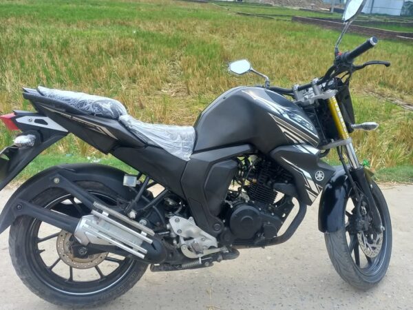 Yamaha FZS 2022 Motorcycle For Sale at Tongi College Gate, Gazipur in Dhaka.