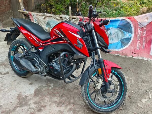 Honda Hornet Double Disc CBS Motorcycle For Sale at Rayerbagh, Jatrabari in Dhaka.