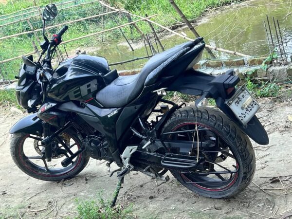Suzuki Gixxer 2018 Motorcycle For Sale at Cumilla, Lalmai in Chattogram.