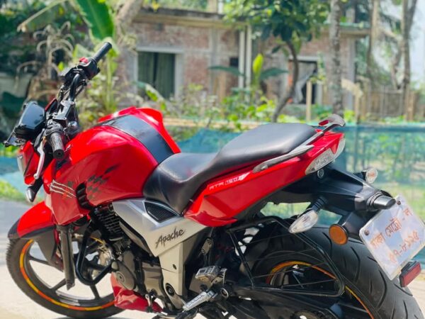 TVS Apache 4V Motorcycle For Sale at Mirpur-1 in Dhaka.