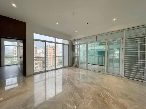 Ready Apartment Sale in Bashundhara R/A, Block E – 2687 Sqft West Face Brand New Apartment.