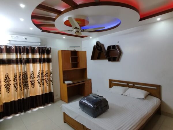 Rent Furnished 4 Bedroom Apartment in Bashundhara R/A