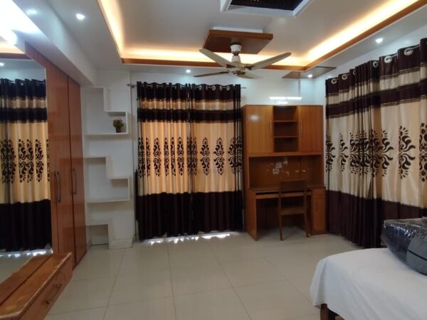 Rent Furnished 4 Bedroom Apartment in Bashundhara R/A