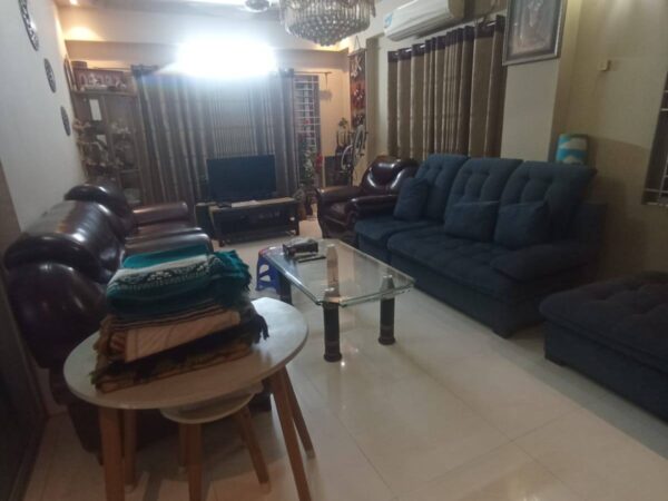 মিরপুর ১২ পল্লবী মেট্রো স্টেশনের সাথে তিন মিনিটের দূরত্ব ২২০০ স্কয়ার ফিট দক্ষিণমুখী ফ্লাট বিক্রয়