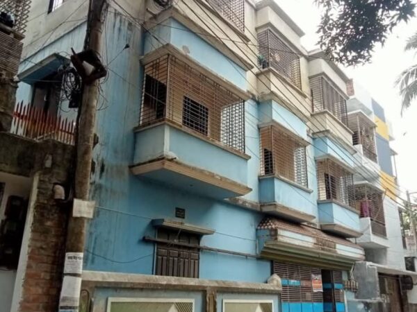 ৭.৫০ শতক জমির উপর ৩ তলা বাড়িটি বিক্রয় হবে বাড়ি নং ৮৪/২,রোড নং-২,নিউ আদর্শপাড়া,আলমনগর,রংপুর।