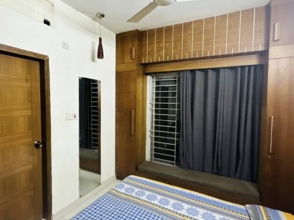 মোহাম্মদপুর শ্যামলী হউজিং এ ২০০০ বর্গফুটের একটি লাক্সারিয়াস ফ্ল্যাট বিক্রয় হবে ।
