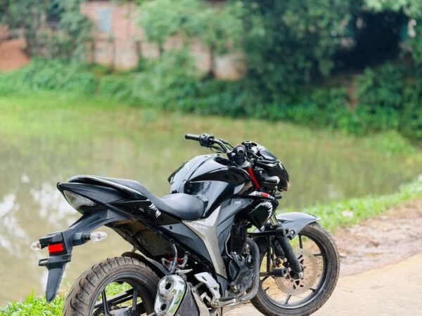 Suzuki Gixxer Monotone Motorcycle For Sale at Morjal, Raipura, Narsingdi in Dhaka.