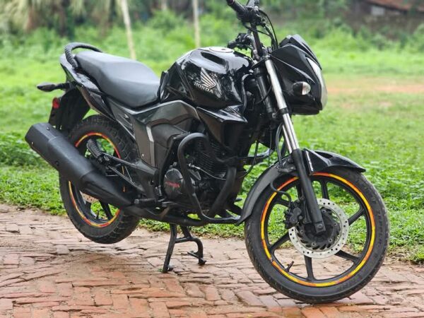 Honda Triger Motorcycle For Sale at Birulia, Savar in Dhaka.