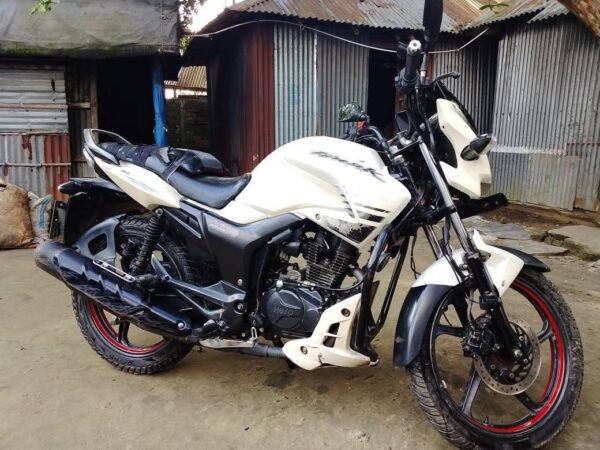 Hero Hunk 150cc Motorcycle For Sale at Netrokona in Mymensingh.