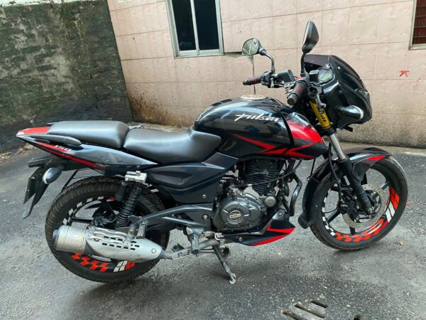 Bajaj Pulsar 150cc Motorcycle For Sale at Mirpur/Hemayetpur in Dhaka.
