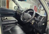 Toyota-Hiace-Super GL 2015 মডেল এর গাড়িটি বিক্রি হবে শ্যামলী রিং-রোড, টিক্কাপাড়া, মোহাম্মদপুর, ঢাকা