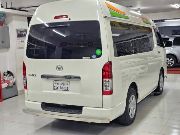 Toyota-Hiace-Super GL 2015 মডেল এর গাড়িটি বিক্রি হবে শ্যামলী রিং-রোড, টিক্কাপাড়া, মোহাম্মদপুর, ঢাকা